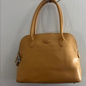 Elegant Tan Leather Handbag